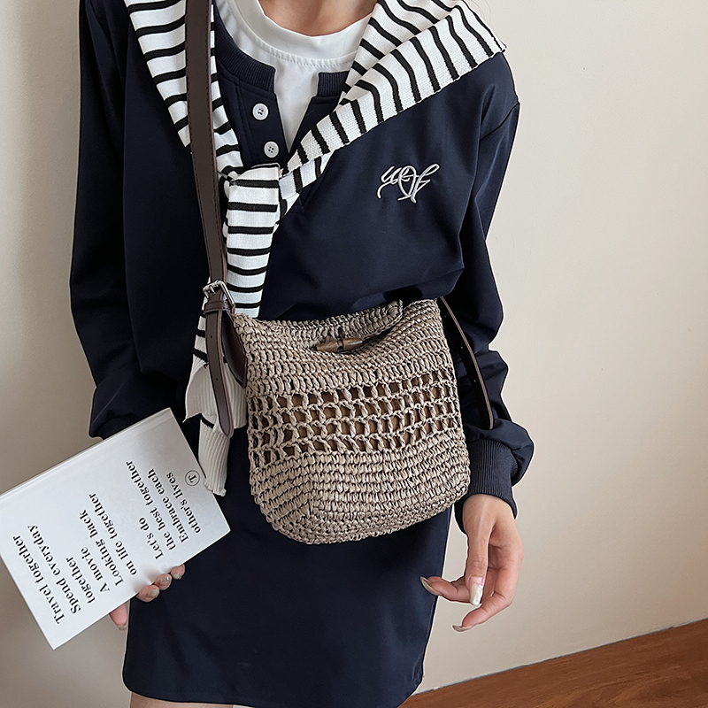 Small Woven Straw Bucket Bag L - Crochet Bag Raffia recension och pris